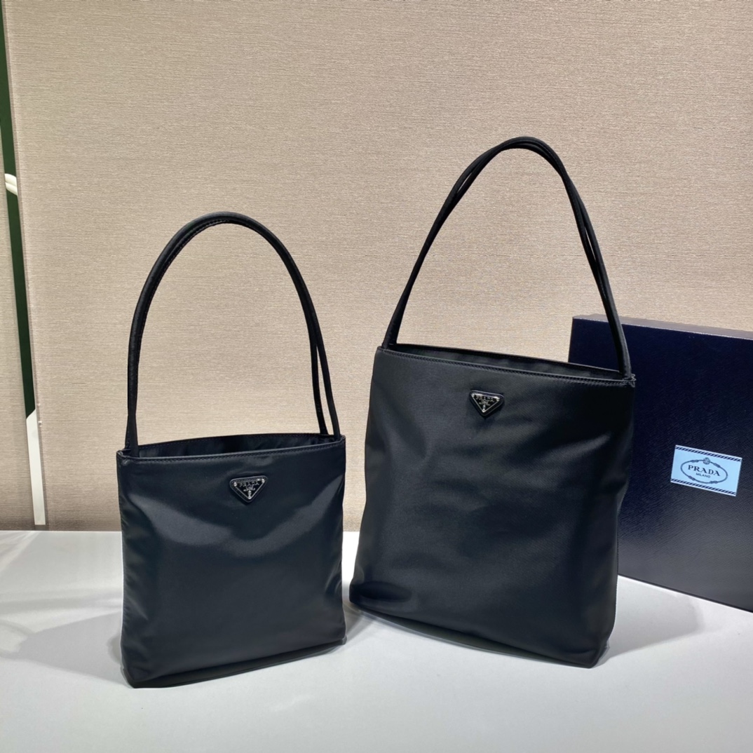 Prada_Tote-B6242